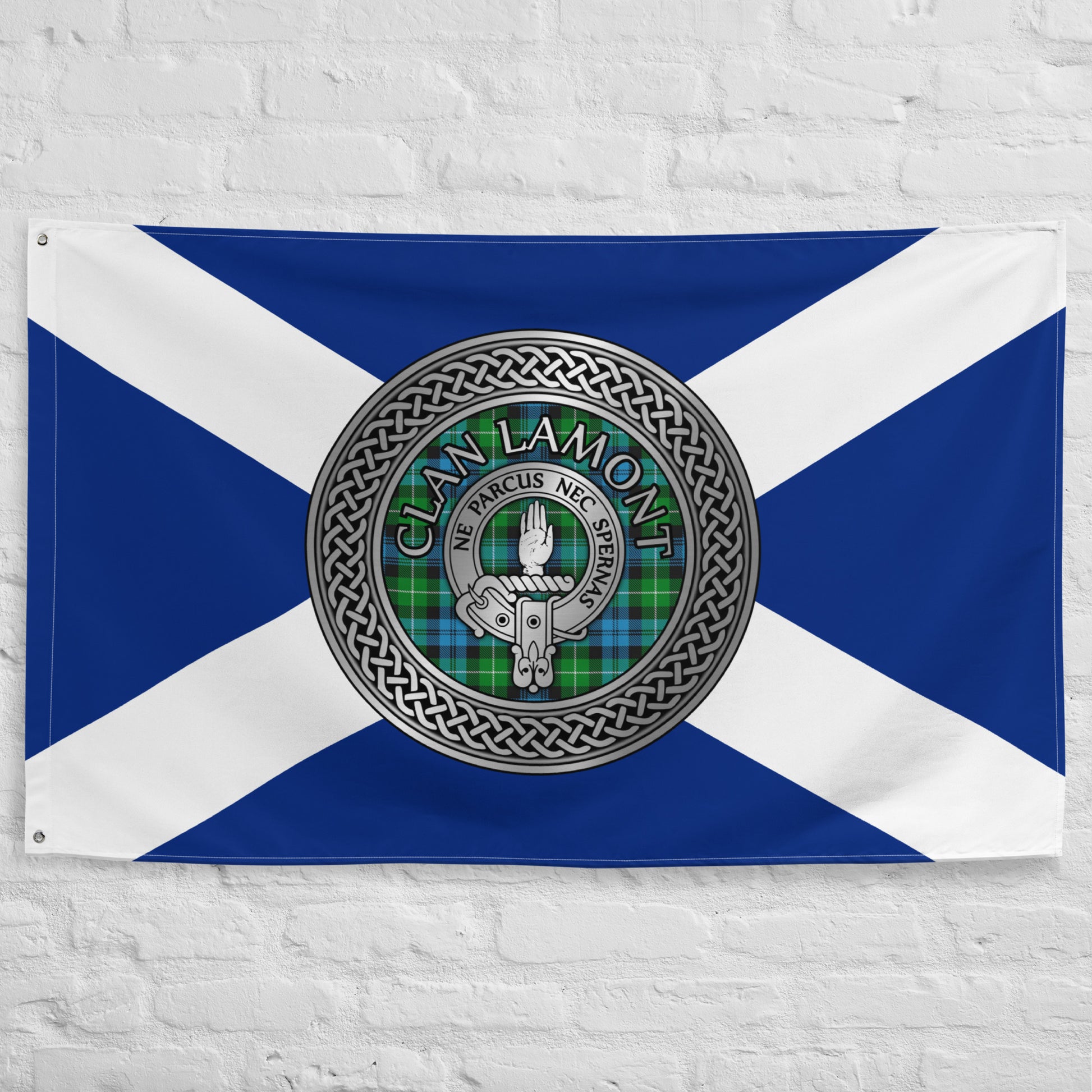 Clan Lamont Crest & Tartan Knot on Scottish Saltire Flag