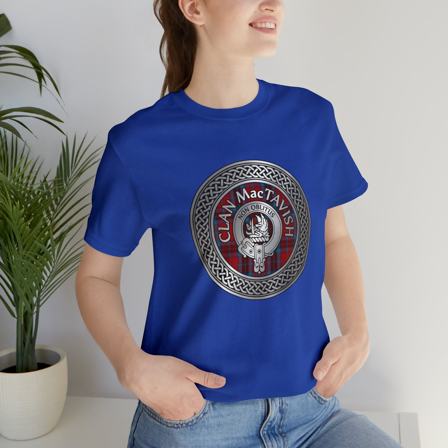 Clan MacTavish Crest & Tartan Knot | Unisex T-Shirt