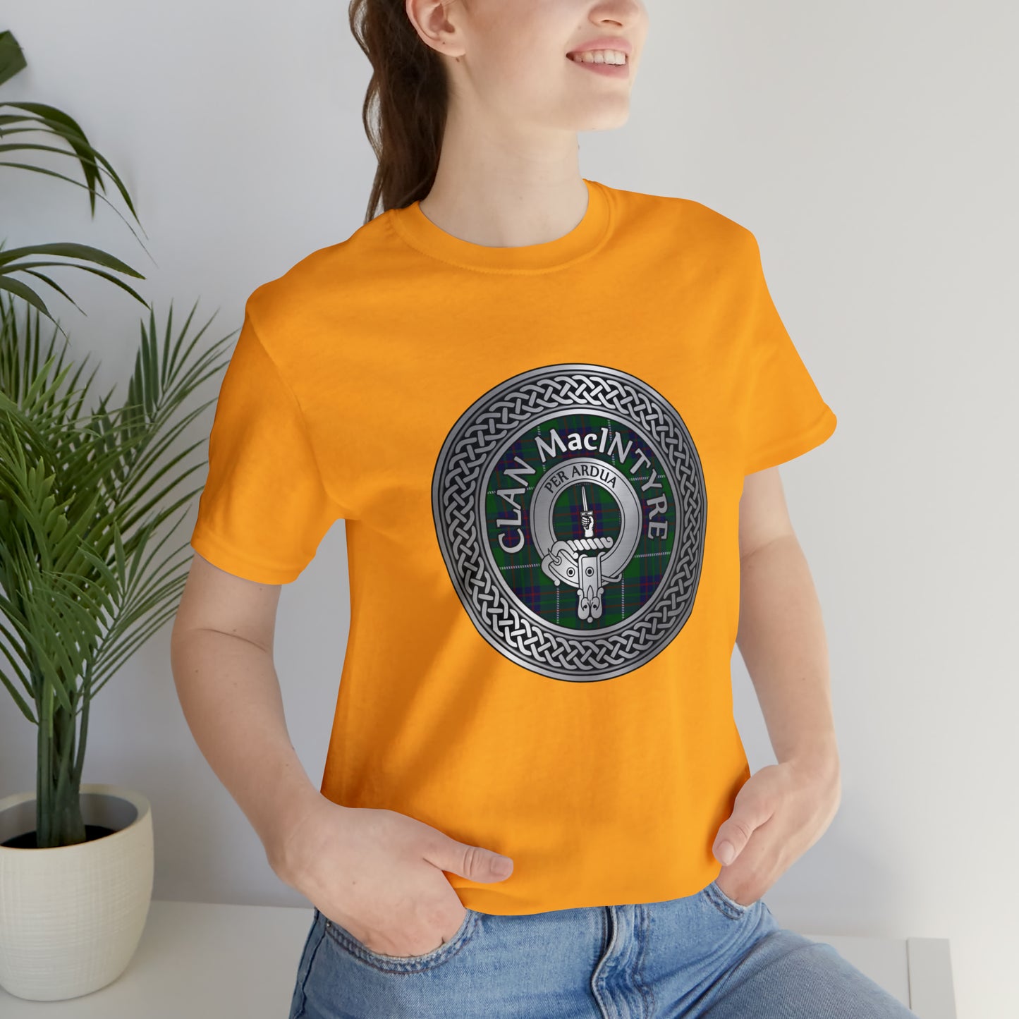 Clan MacIntyre Crest & Tartan Knot | Unisex T-Shirt