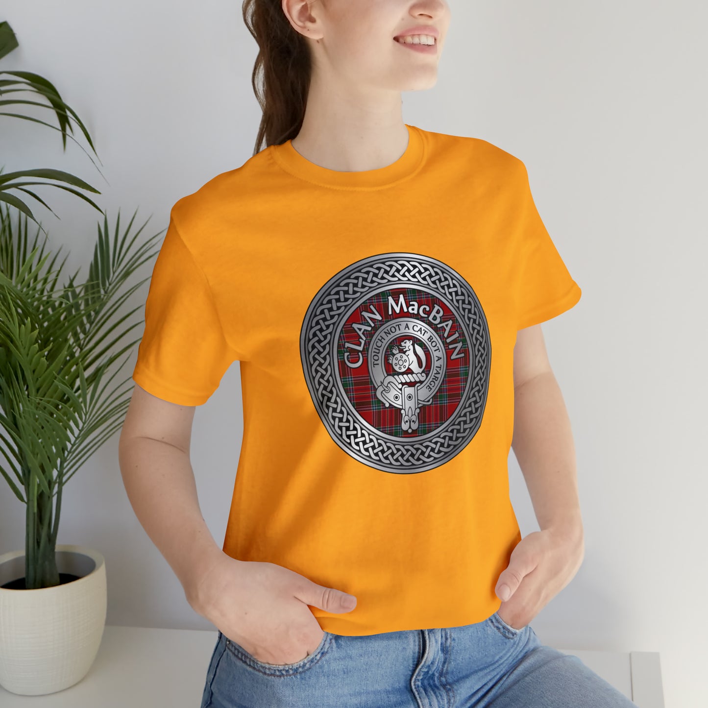 Clan MacBain Crest & Tartan Knot | Unisex T-Shirt