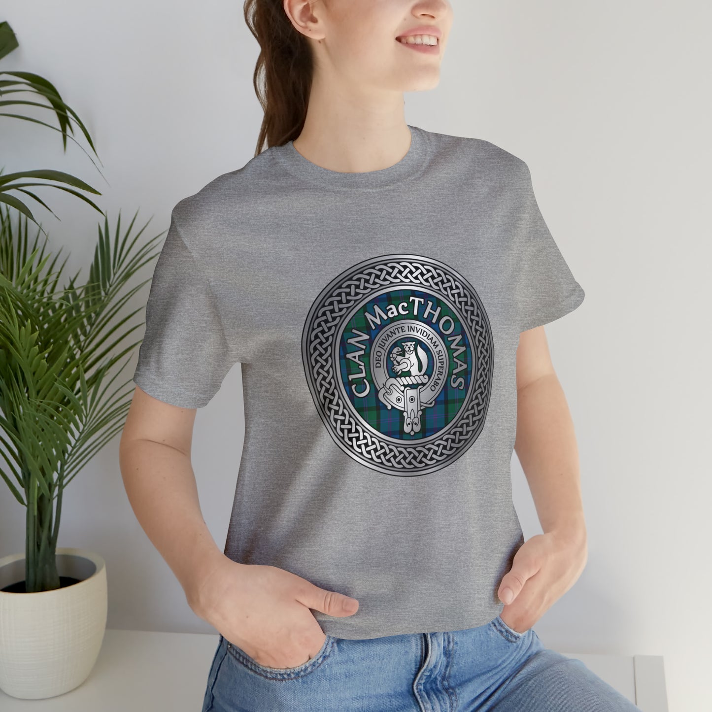 Clan MacThomas Crest & Tartan Knot | Unisex T-Shirt