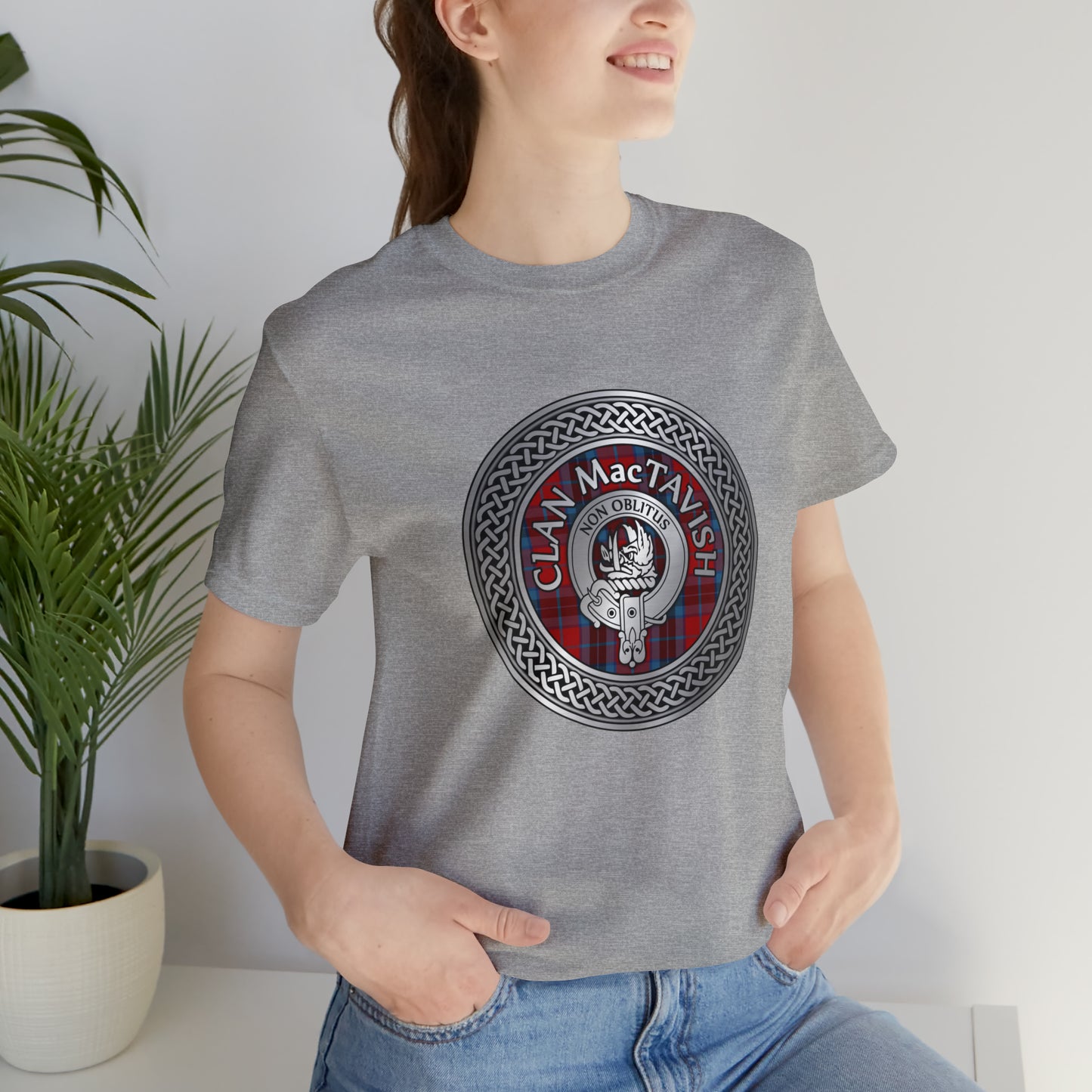 Clan MacTavish Crest & Tartan Knot | Unisex T-Shirt