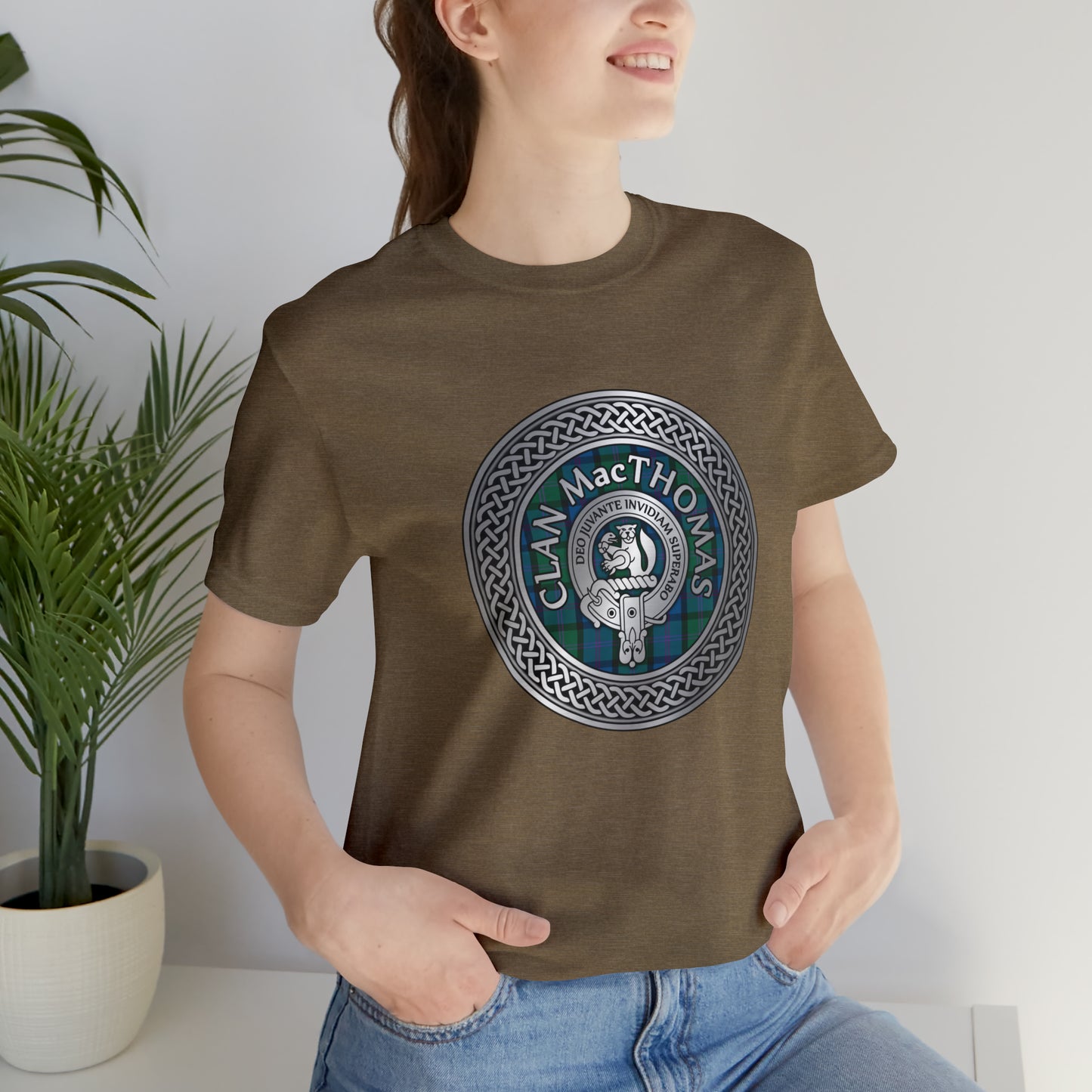 Clan MacThomas Crest & Tartan Knot | Unisex T-Shirt