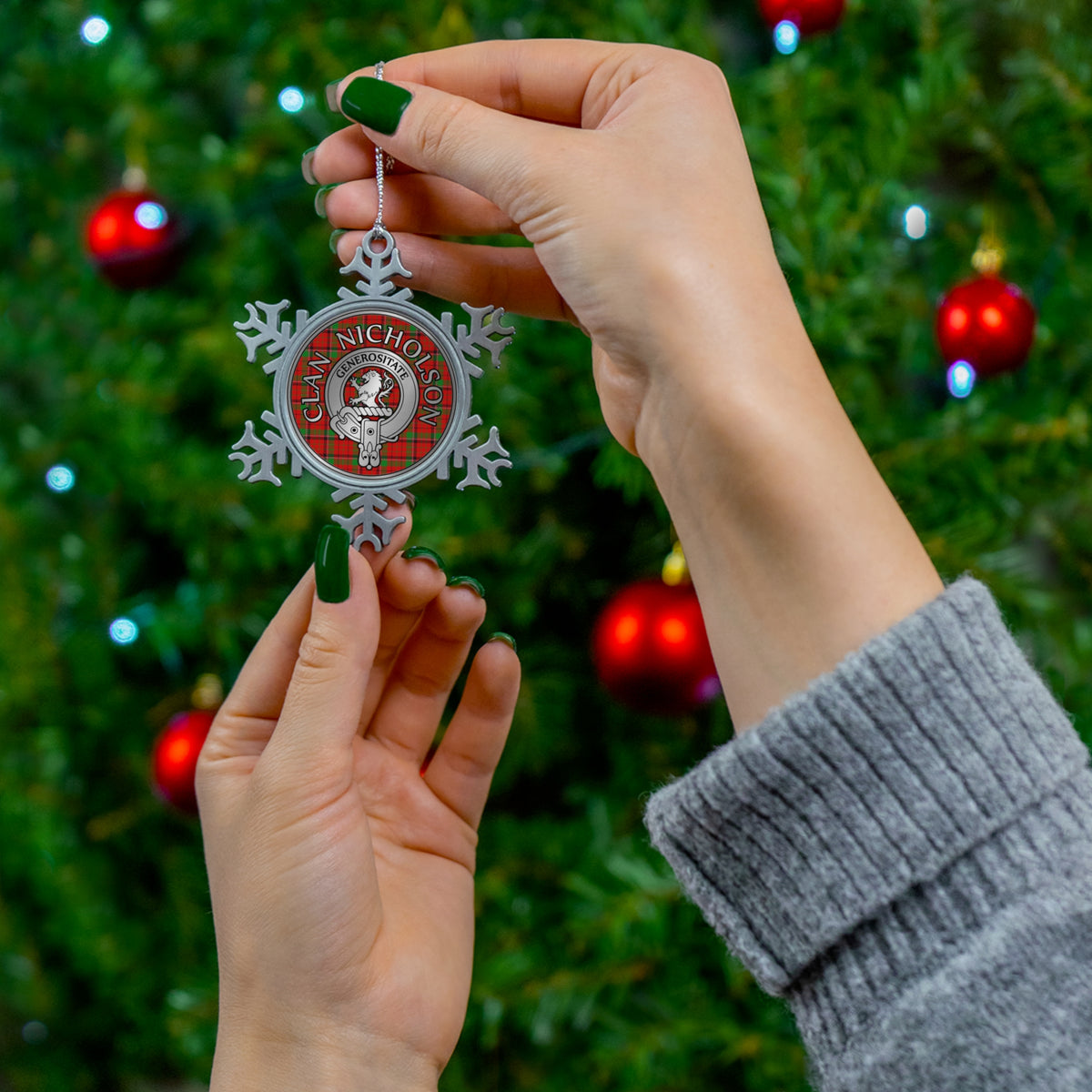 Clan Nicholson Crest & Tartan Pewter Snowflake Ornament