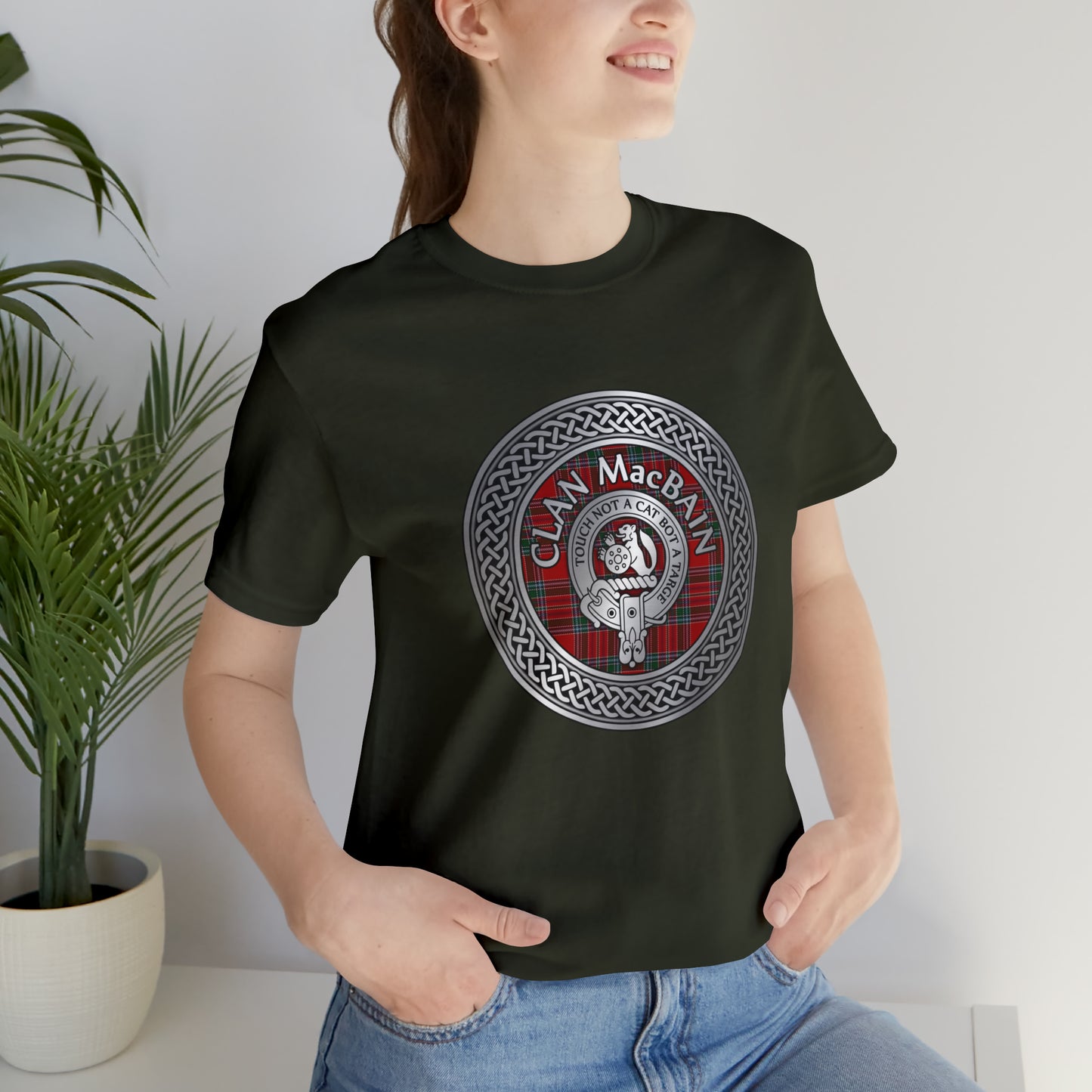 Clan MacBain Crest & Tartan Knot | Unisex T-Shirt