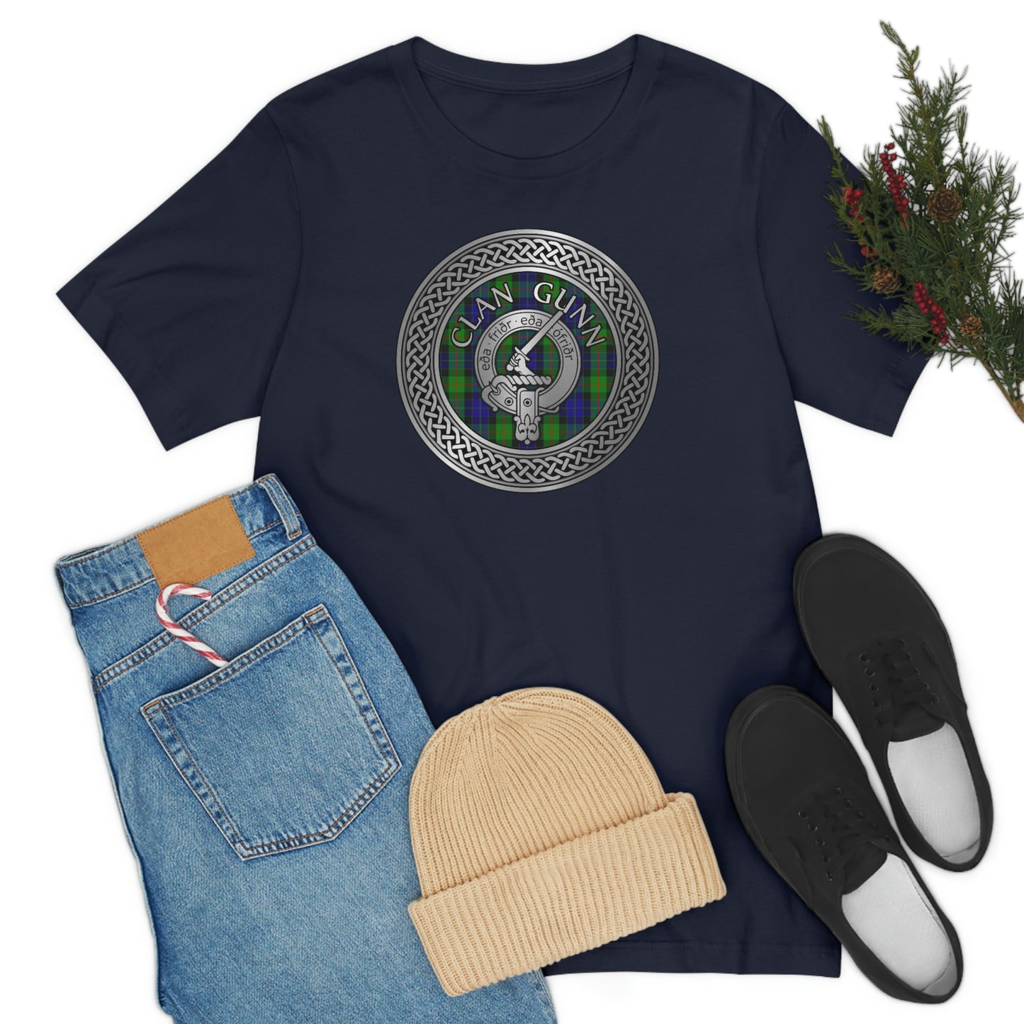 Clan Gunn Tartan & Crest in Celtic Knot T-Shirt