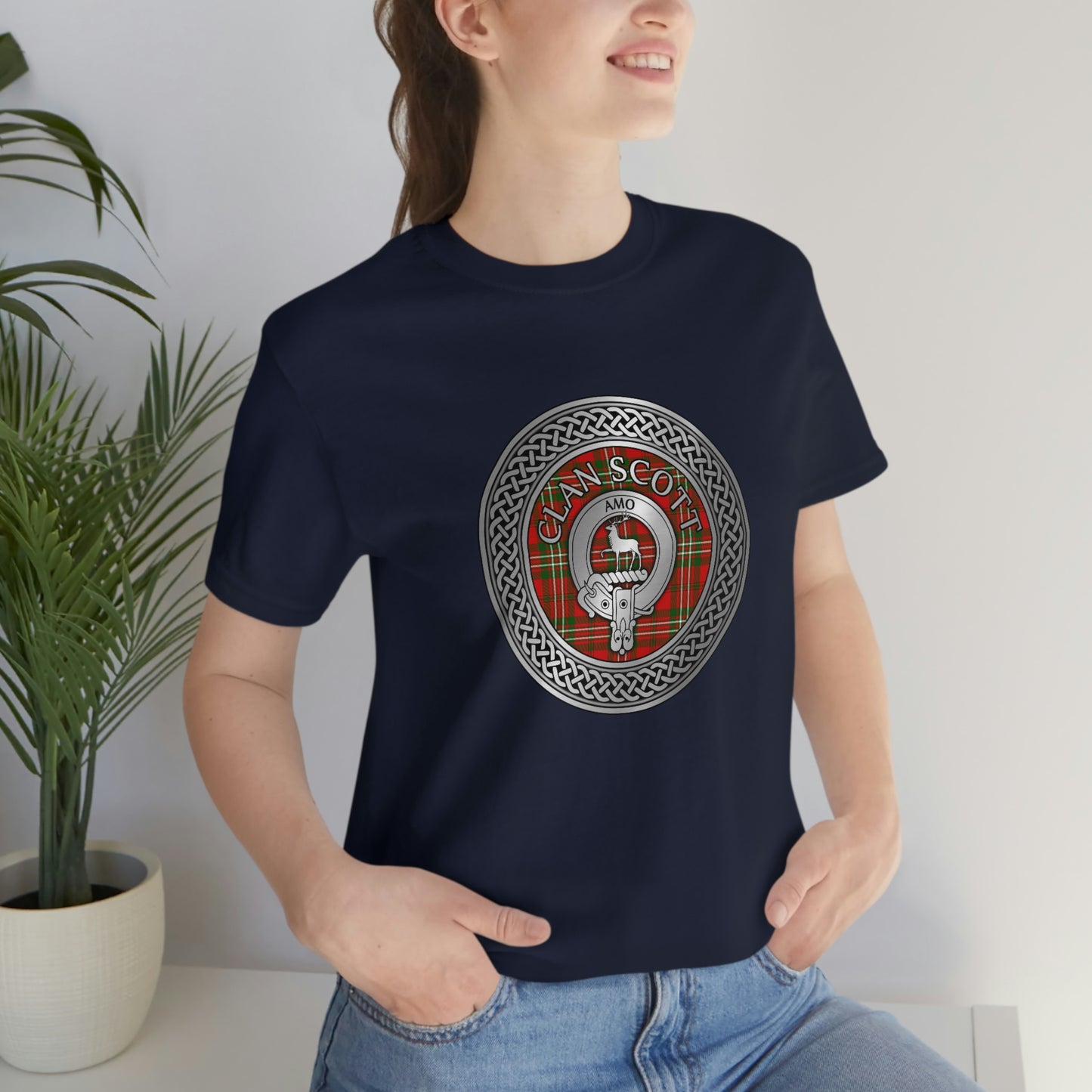 Clan Scott Crest & Tartan Knot T-Shirt