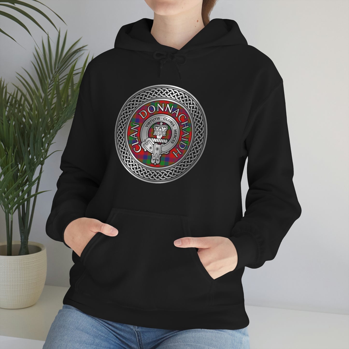 Clan Donnachaidh (Robertson) Crest & Tartan Unisex Heavy Blend™ Hooded Sweatshirt