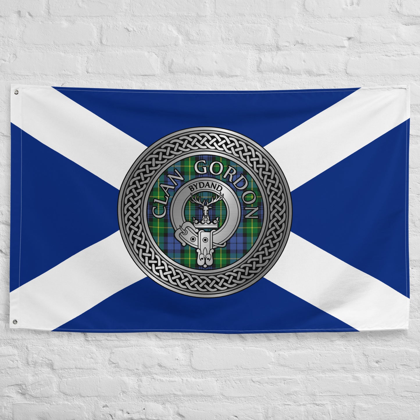 Clan Gordon Crest & Tartan Knot on Scottish Saltire Flag